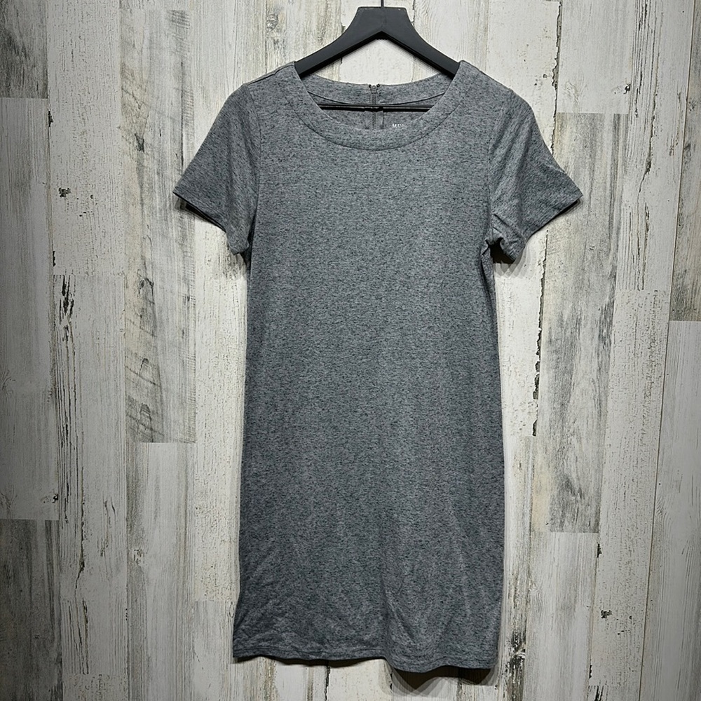 Women’s Merona Grey Dress Size XS with zip up back! Excellent condition!